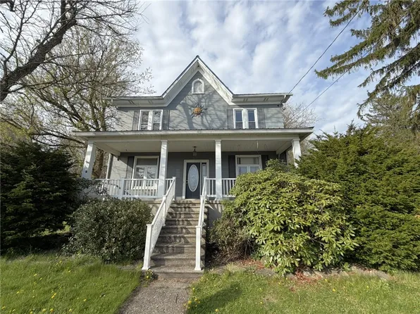 1658 Pitt St, Jennerstown, PA 15547