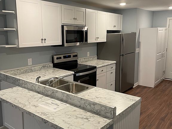 2nd image of 306 Delaware St