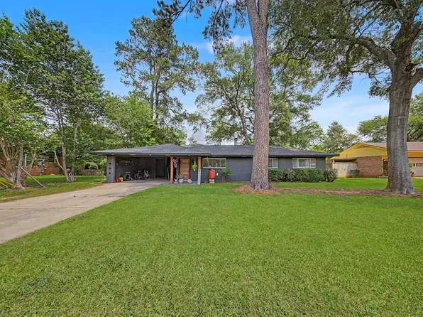 912 Millard Dr, Nacogdoches, TX 75965