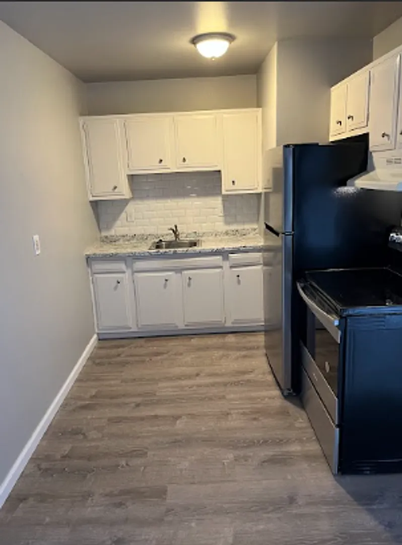 5640 Pardee — Photo 4