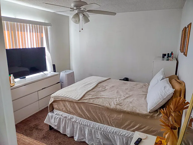 323 Catalpa Ave #3 — Photo 6