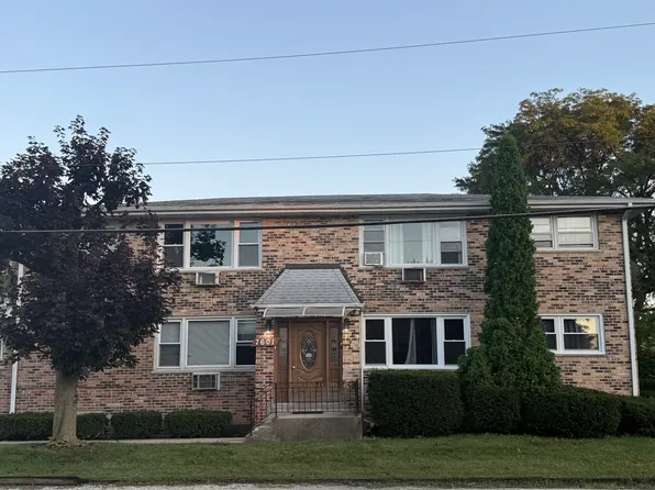 7601 Banks St APT 1W, Justice, IL 60458