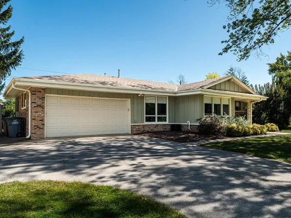 8994 North Santa Monica BOULEVARD, Bayside, WI 53217