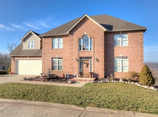 203 Northwoods Dr, Eleanor, WV 25070