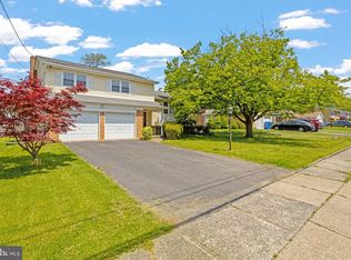 17 Regent Rd, Cherry Hill, NJ 08003