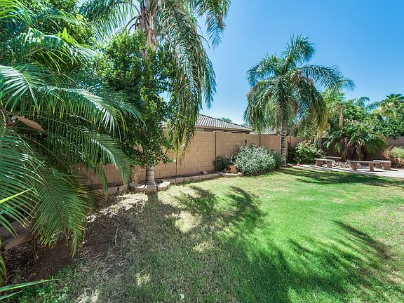 4th image of 2331 W Jasper Butte Dr