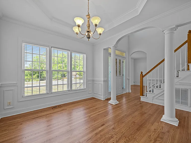 1325 Old Regent Dr — Photo 13