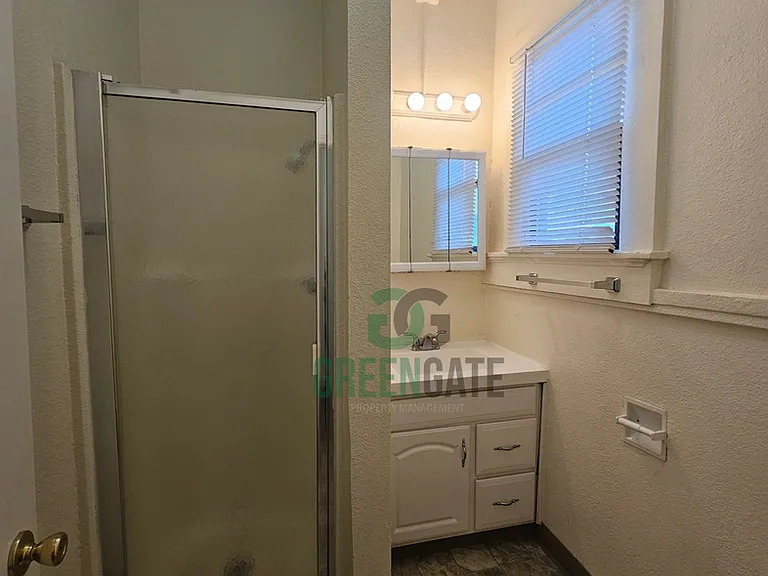 532-534 Melrose St — Photo 22
