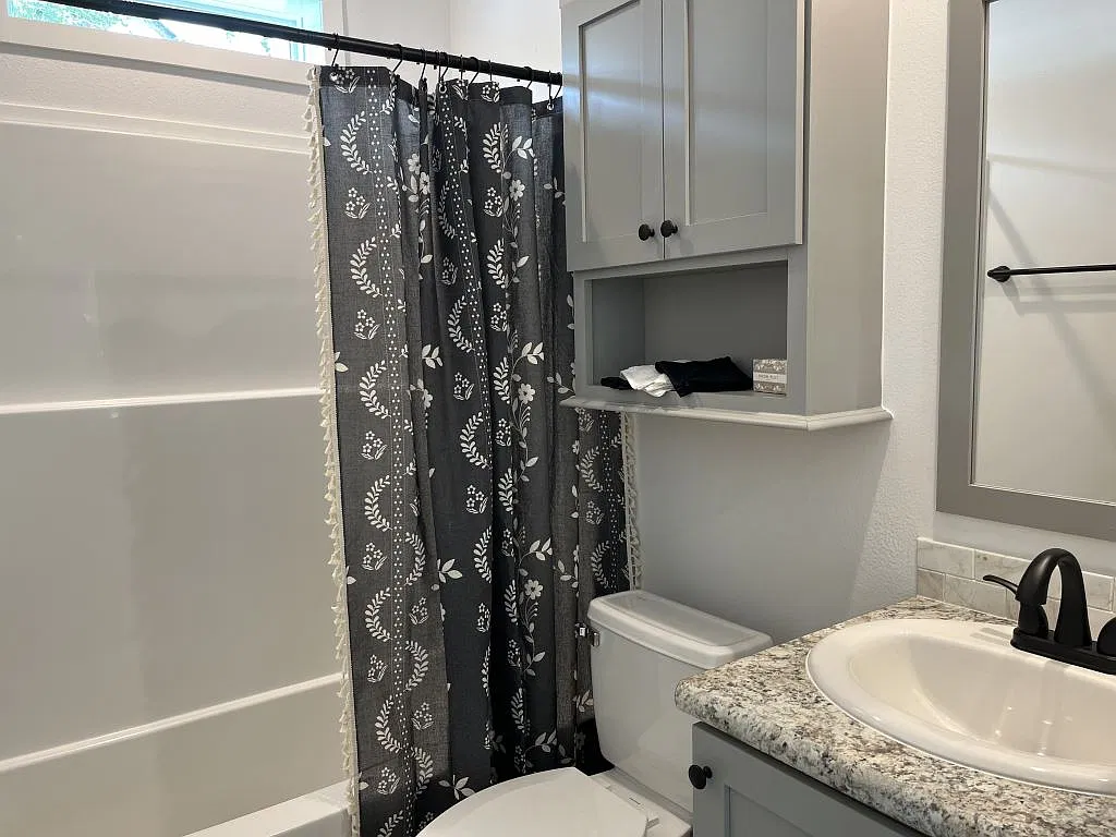 3 bed, 2.0 bath, 1248 sqft, $1,999 — Photo 1