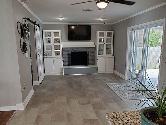 Off of kitchen 18x12