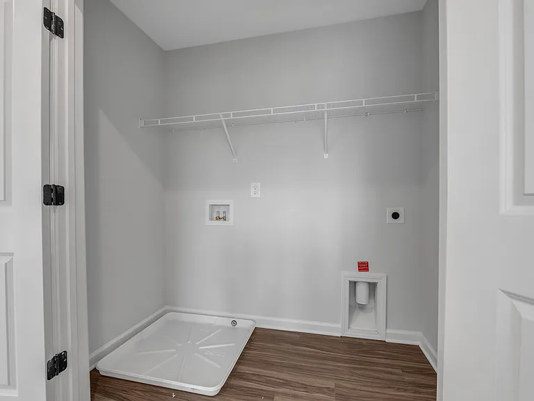 801 York Aly — Photo 11