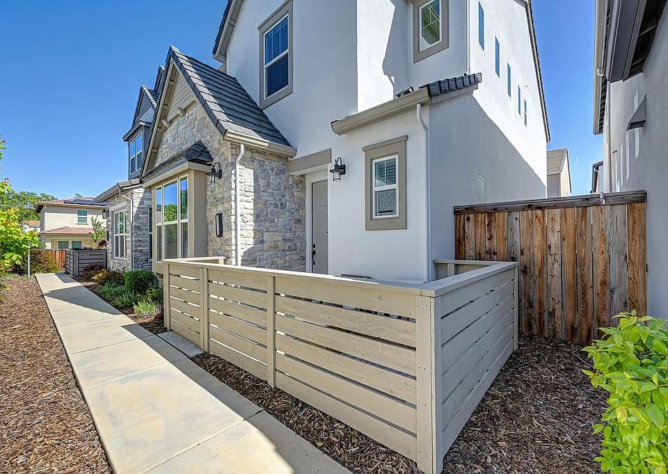 1st image of 2370 Macanudo Walk Ave