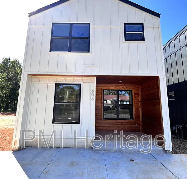 604 N 6th St — Photo 1