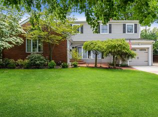 20 Somerset Ave, Garden City, NY 11530