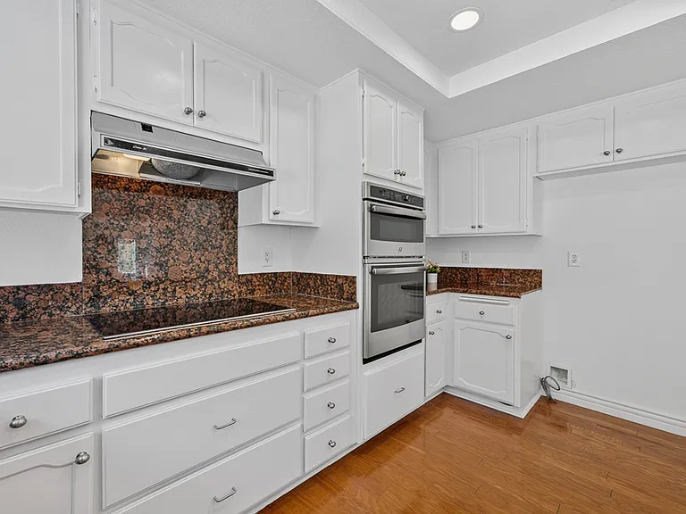 13887 Carriage Rd — Photo 21