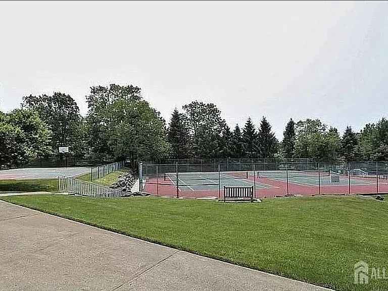 101 Wellington Park Dr — Photo 37