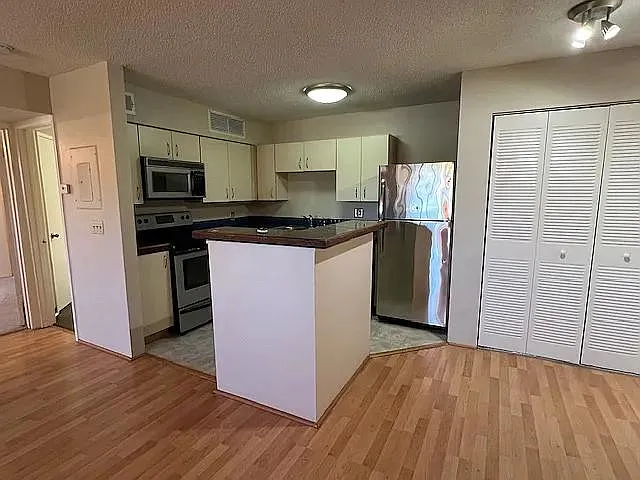 1 bed, 712 sqft, $1,200 — Photo 3