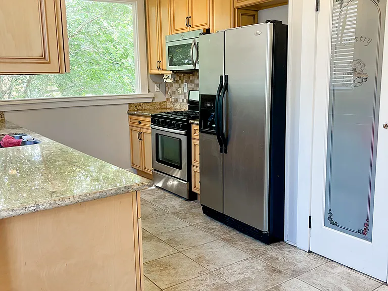 2403 Nashville Ave — Photo 4