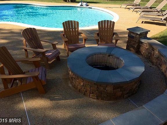 5th image of 15534 Bankfield Dr