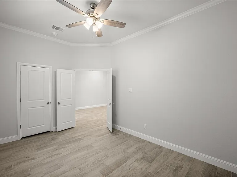 2355 Spring Park Blvd — Photo 13