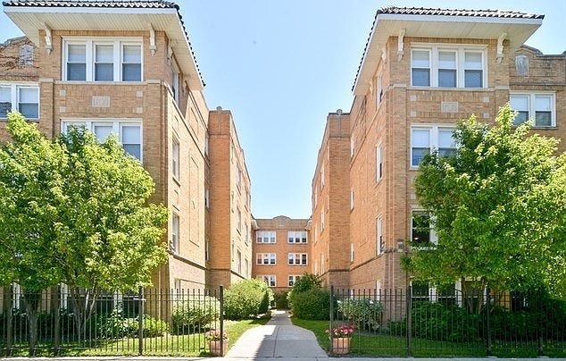 1st image of 4343 N Sacramento Ave #B-3