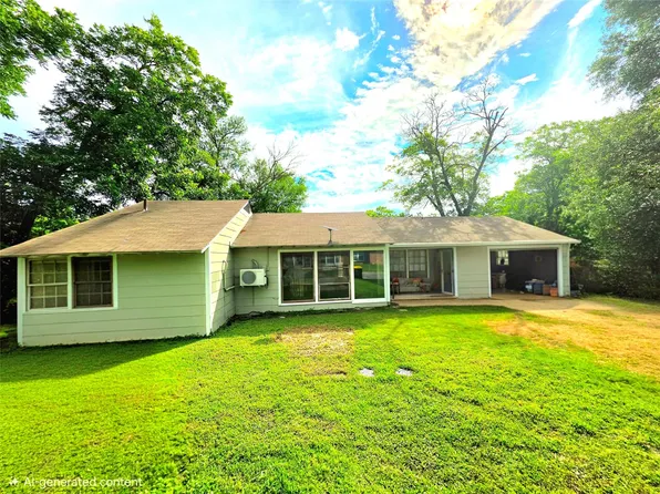 1102 Post Oak St, Hearne, TX 77859