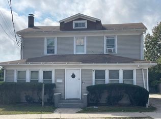36 Waverly Ave, Patchogue, NY 11772