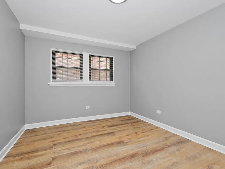 7900 S. Paxton Ave. — Photo 37