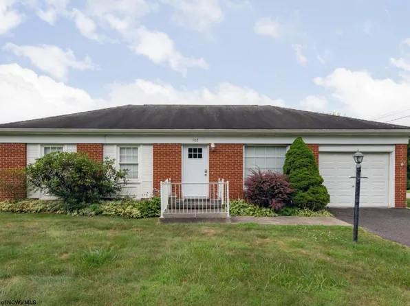 102 Seemont Dr, Kingwood, WV 26537