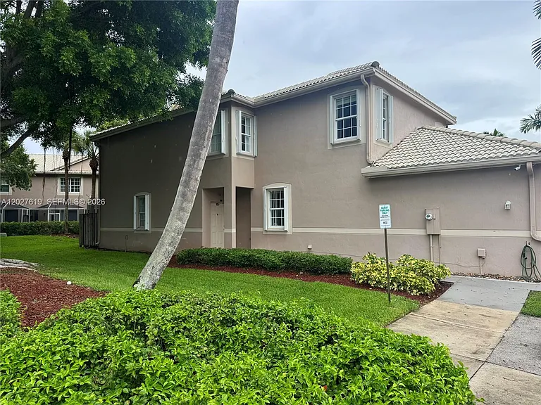 1801 Salerno Cir #1801 — Photo 3