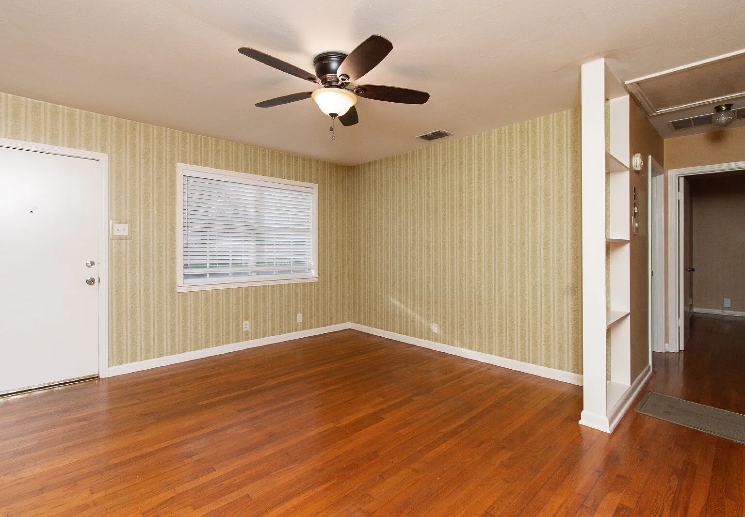 3 bed, 2.0 bath, 1286 sqft, $2,250 — Photo 4