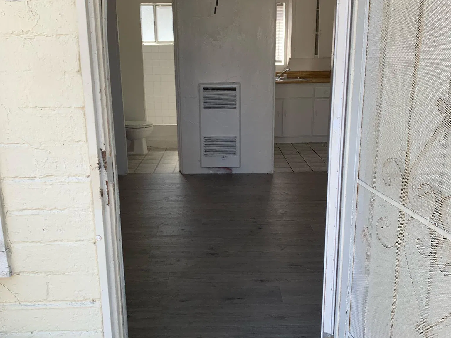 Studio, 500 sqft, $995 — Photo 4