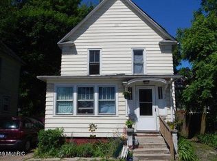 921 Douglas Ave, Kalamazoo, MI 49007