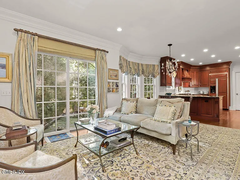 44 Riverside Ln — Photo 12