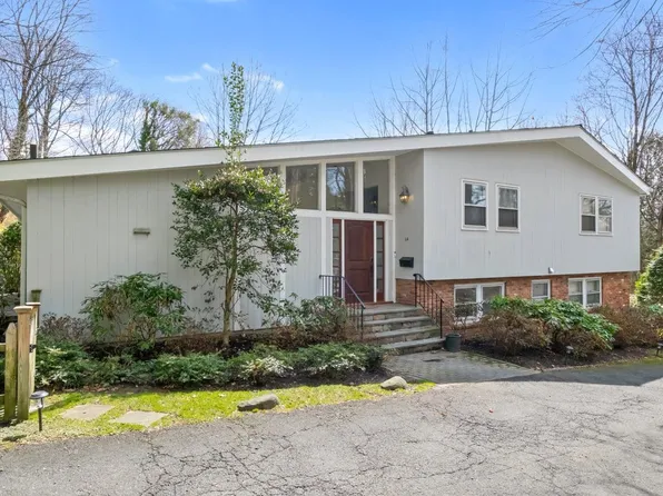 6 Dickel Rd, Scarsdale, NY 10583