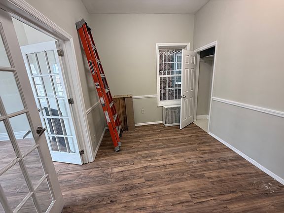 2nd image of 39 Blum St Floor 1