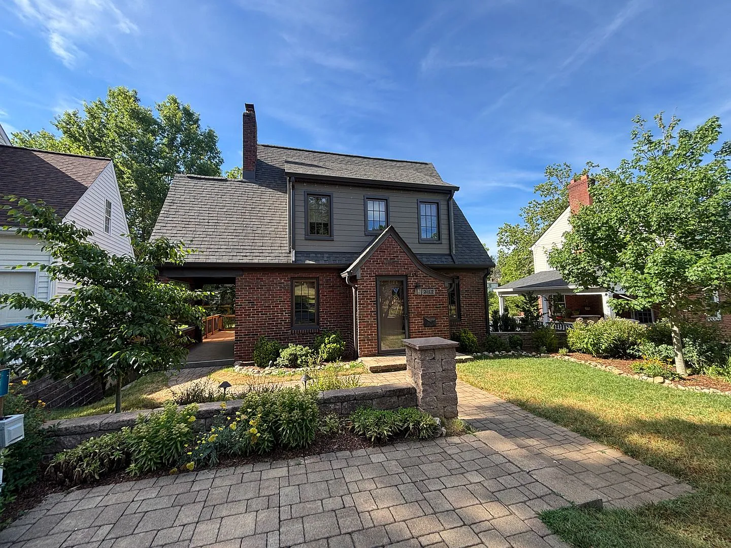 Reduced To $2,800 Grandin Court Tudor With 3 Bedrooms And 2.5 Baths - Ev Charging Station — Photo 4