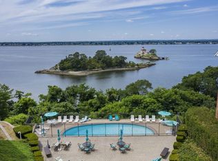 25 Bullocks Point Ave APT 1B, Riverside, RI 02915