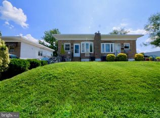 205 Hoffman Rd, Ridley Park, PA 19078