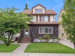 29 W Oxford St, Valley Stream, NY 11580