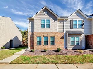 9544 Brackenview Ct, Charlotte, NC 28214