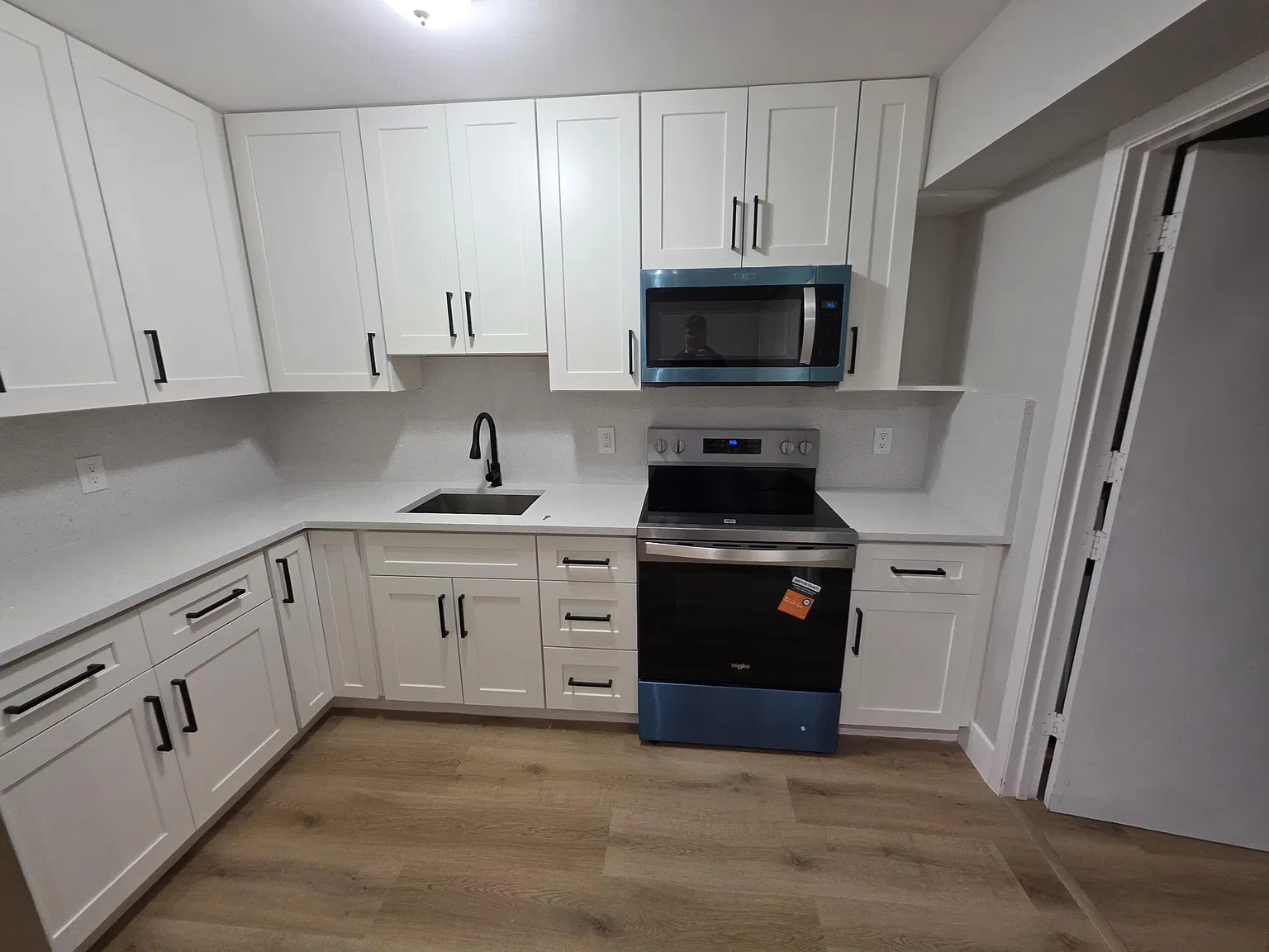 2 bed, 1.0 bath, 775 sqft, $2,200 — Photo 4