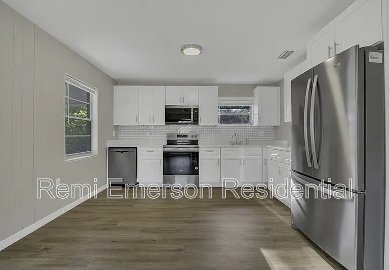 14025 SE 54th Ct — Photo 8