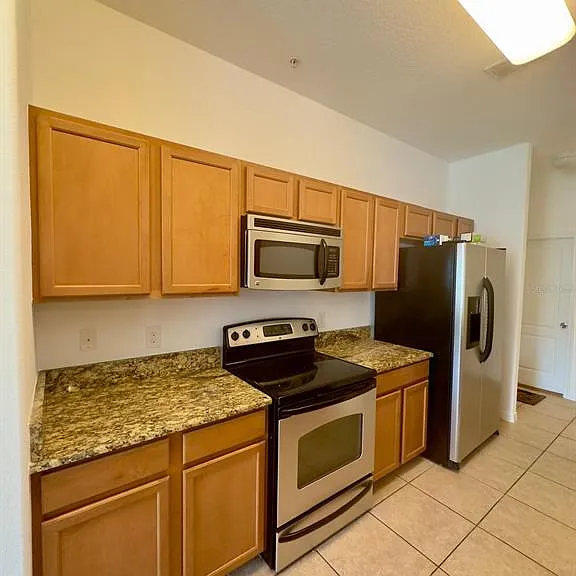 1335 Priory Cir — Photo 4