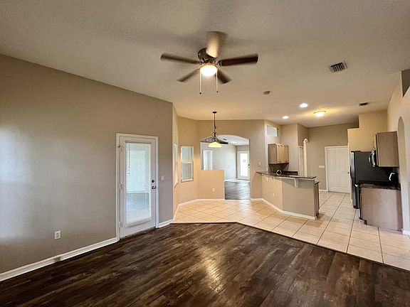 3rd image of 22474 SE Wood Ave