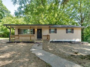 6 Canary Ln, Rossville, GA 30741