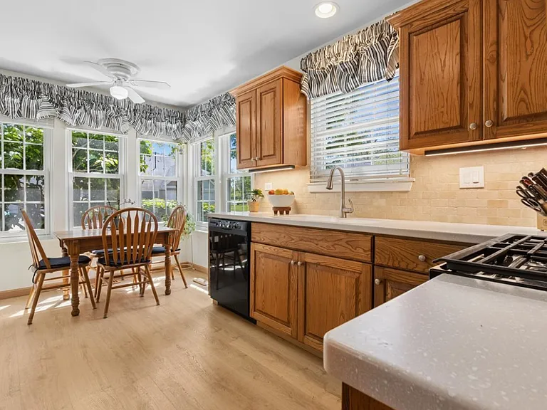 1230 S Wellington Ct — Photo 3