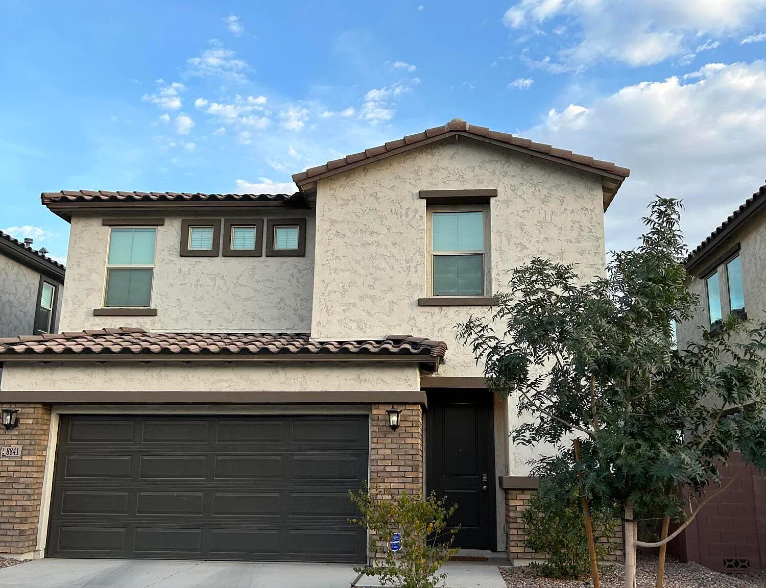 3 bed, 2.5 bath, 1981 sqft, $2,350 — Photo 1