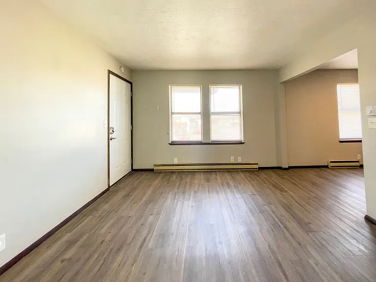 East Memorial Apartments — Photo 72