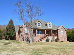 20 E Willoughby Rd, Fayetteville, AR 72701